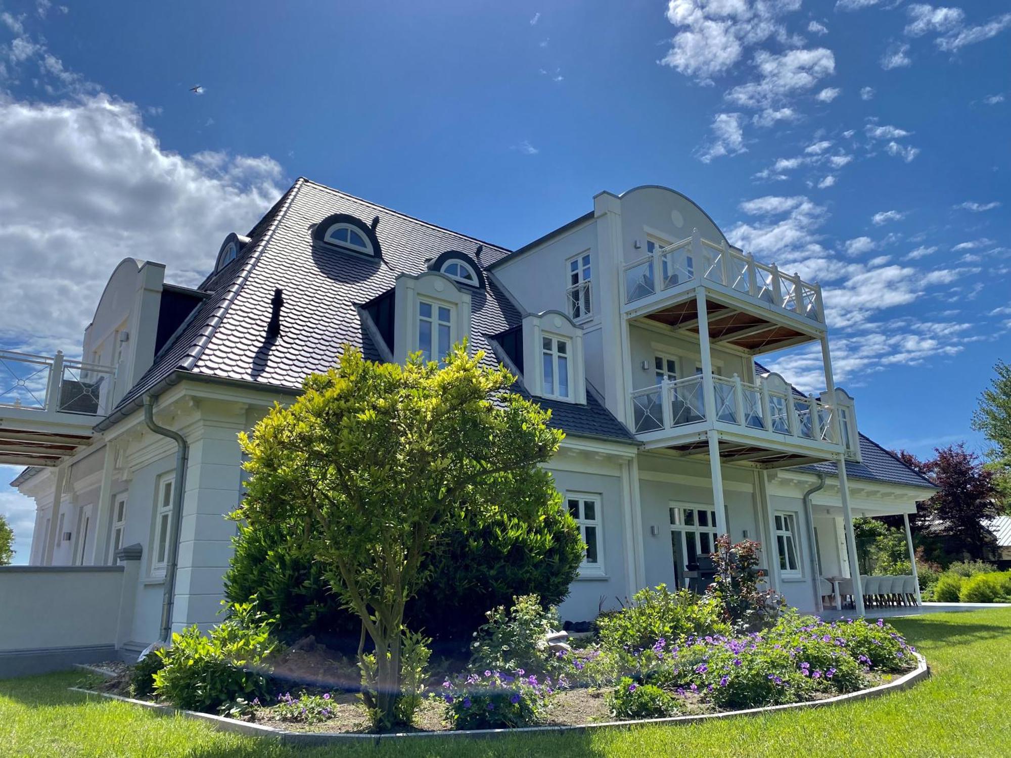 Landhaus Luetjenhof Hotel Grossenbrode Exterior photo
